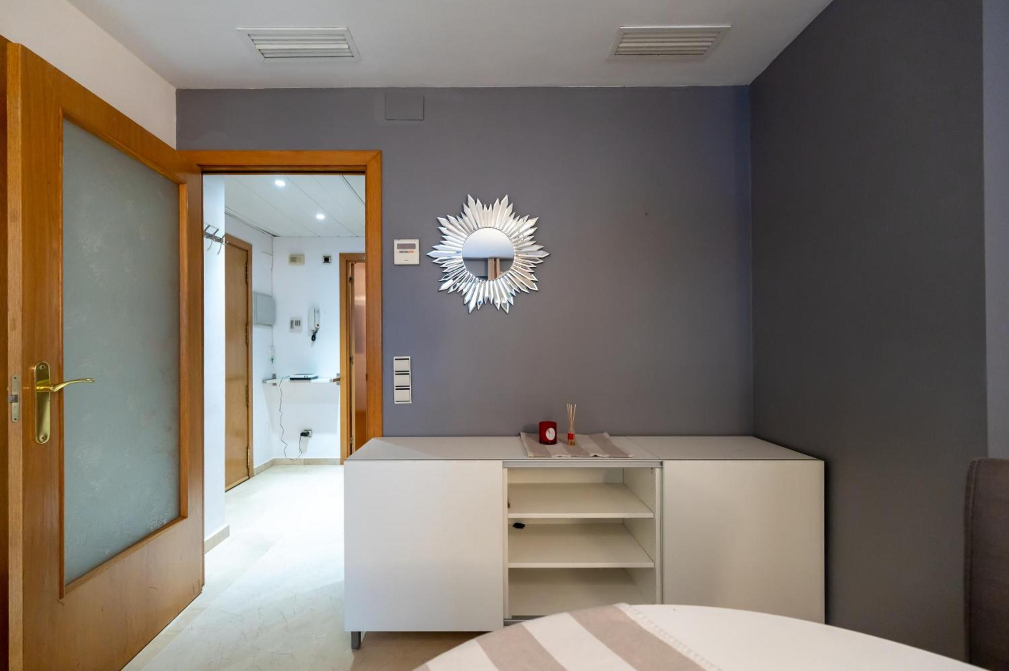 Comfy Downtown + Private Terrace Apartament Barcelona