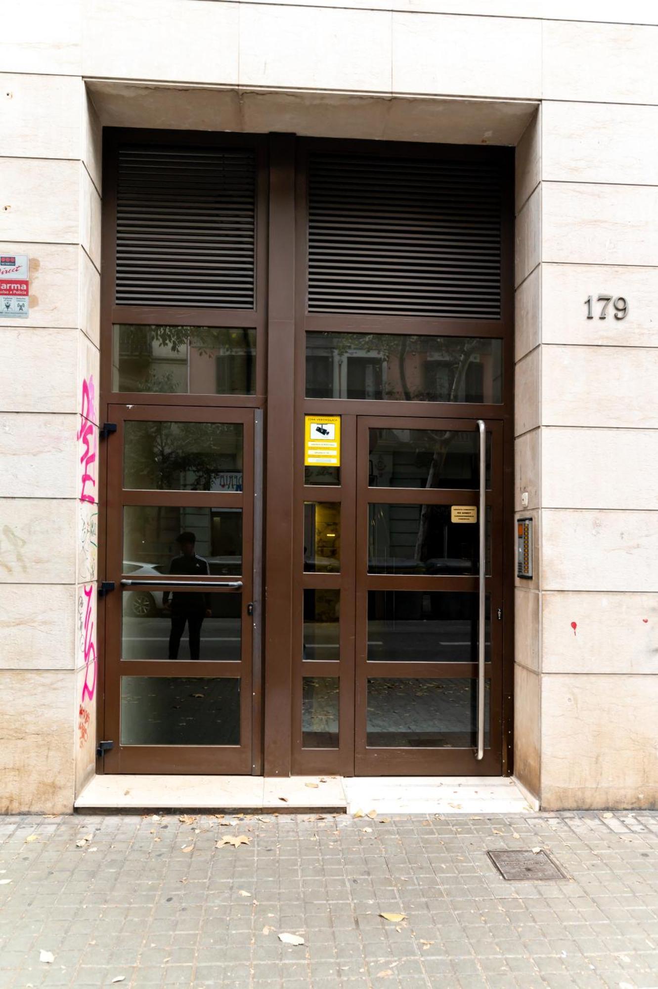 Comfy Downtown + Private Terrace Apartament Barcelona